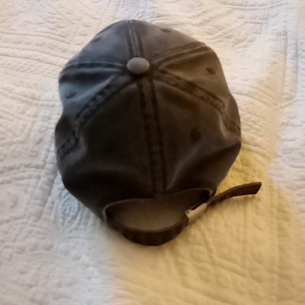 Grey Adidas hat - Picture 3 of 4